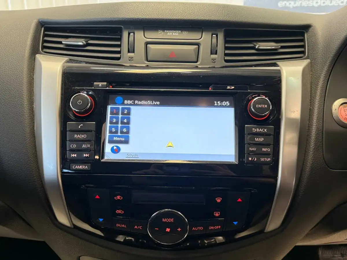 2019-nissan-navara-23dci-tekna-auto-big-22