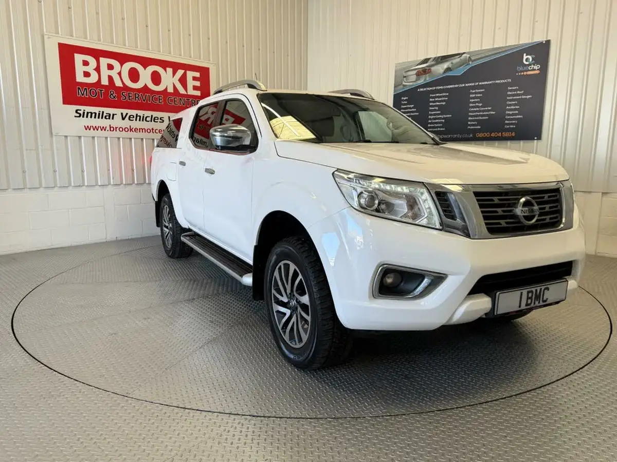2019-nissan-navara-23dci-tekna-auto-big-0
