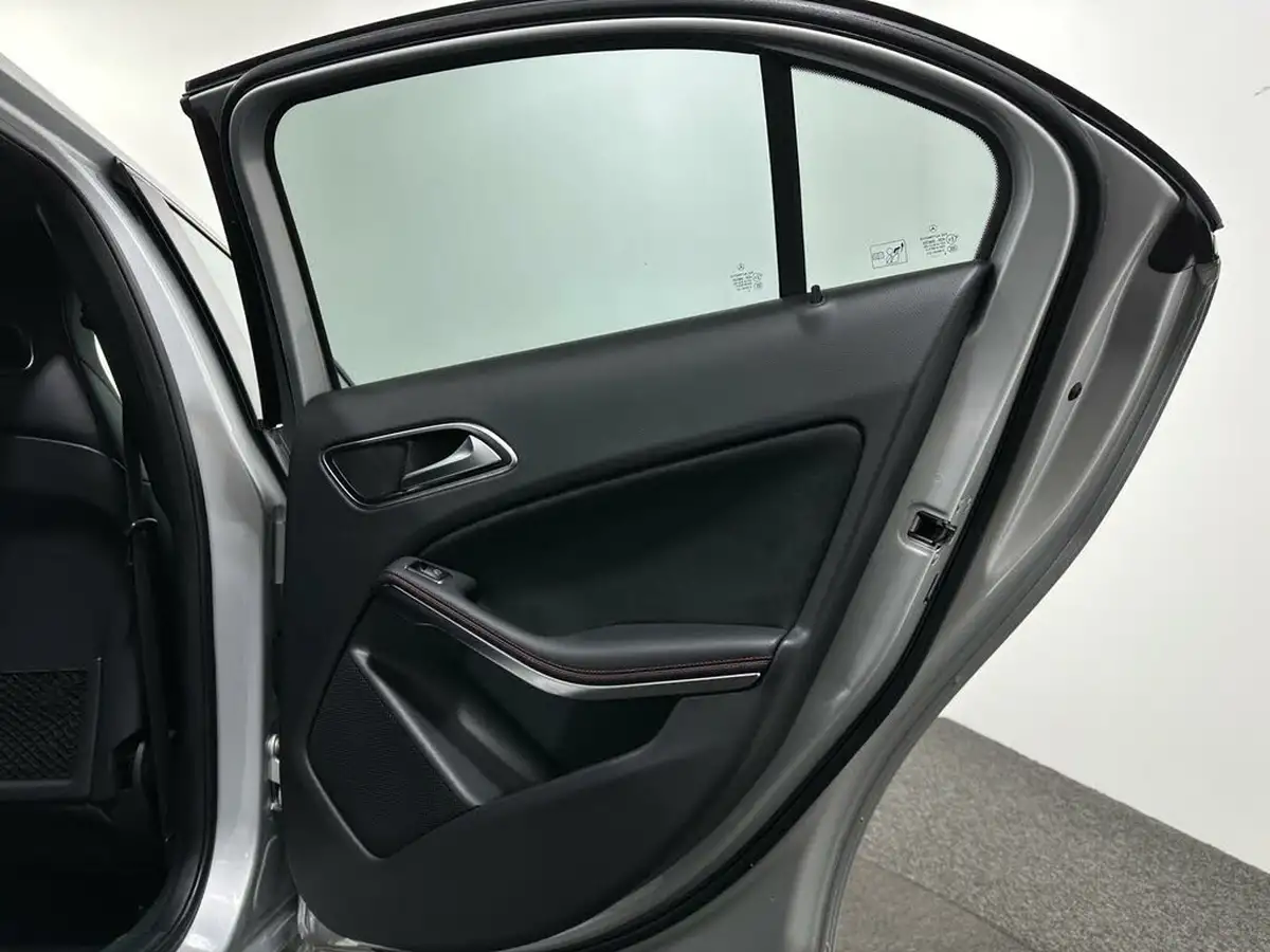 2016-mercedes-benz-a-class-21d-a200d-amg-line-136ps-premiumss-7g-dct-big-41