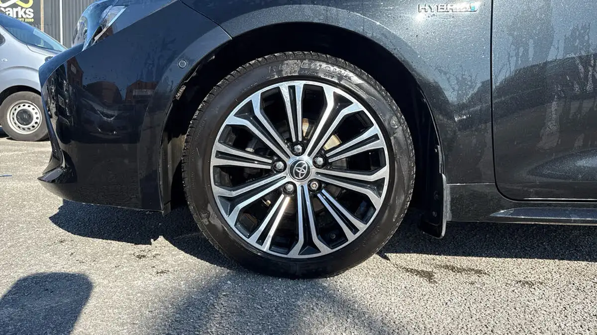 2020-toyota-corolla-18-vvt-i-design-trk-touring-sports-5d-big-16