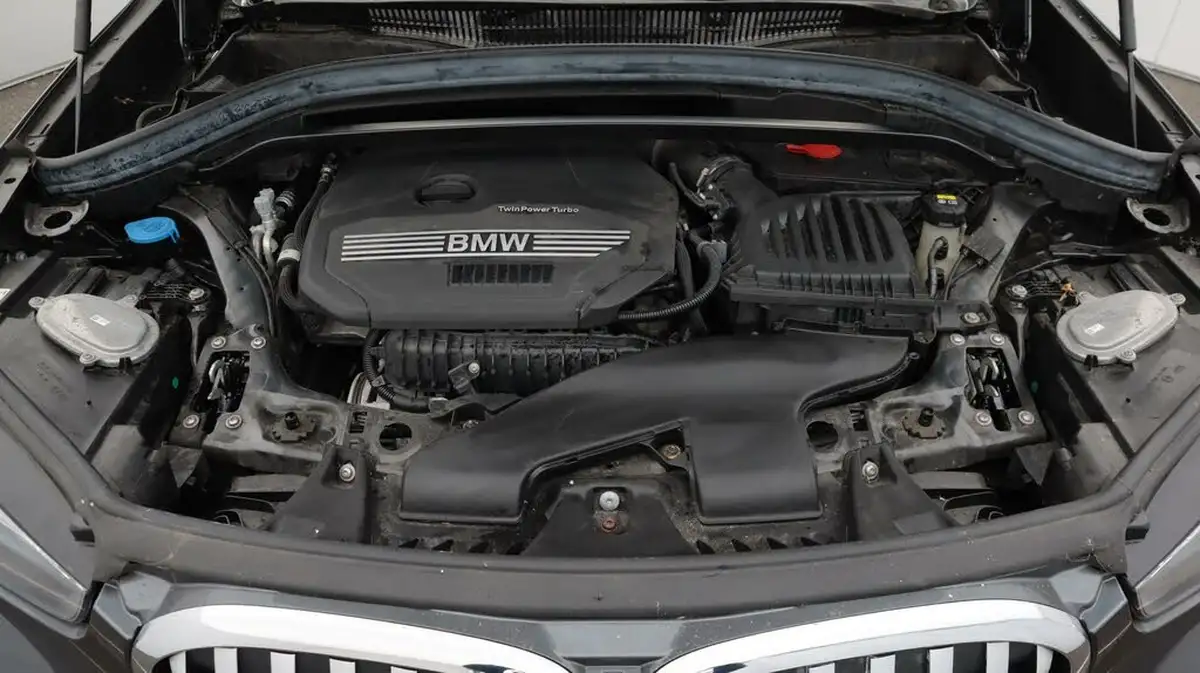 2020-bmw-x1-15-sdrive18i-xline-big-19