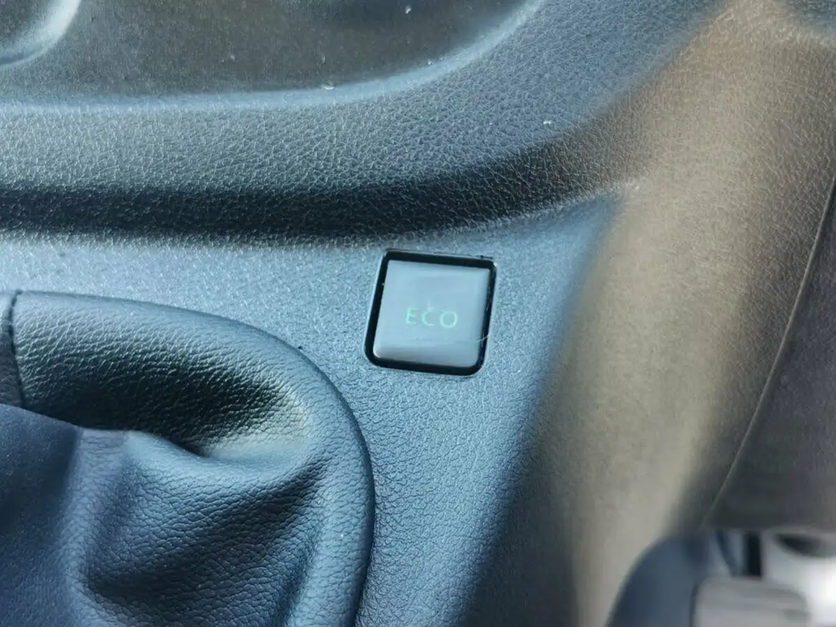 2021-renault-trafic-20dci-ll30-energy-120-business-panel-big-11