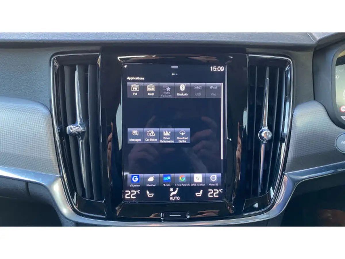 2021-volvo-v90-20-b4-momentum-big-39