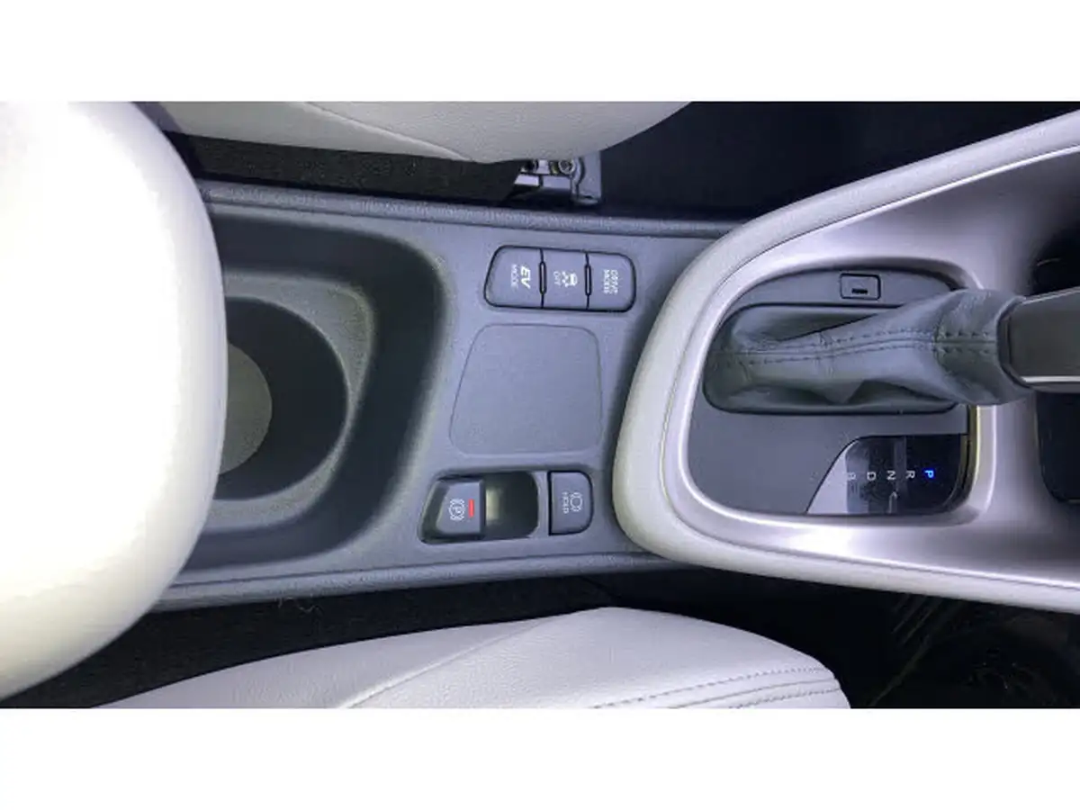2022-toyota-yaris-15-vvt-i-excel-big-23