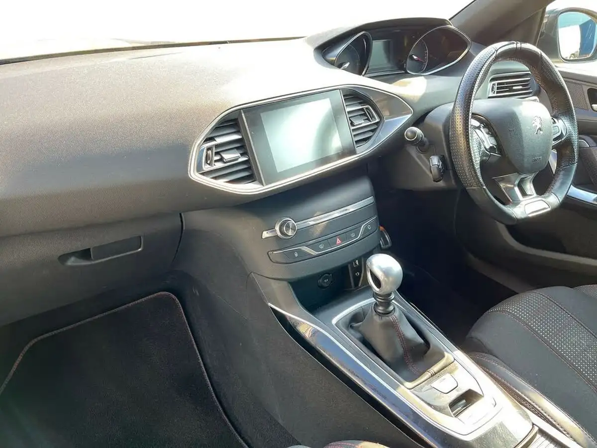 2016-peugeot-308-sw-16bluehdi-gt-line-big-6