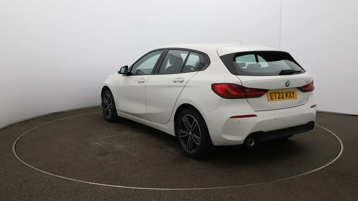 2022-bmw-1-series-15-118i-sport-dct-big-54