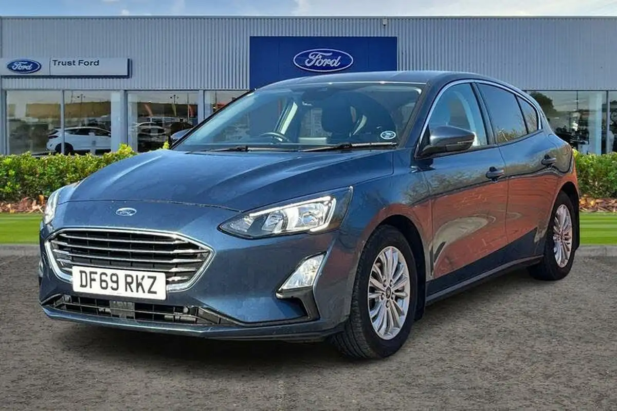 2019-ford-focus-10t-titanium-hatchback-big-4