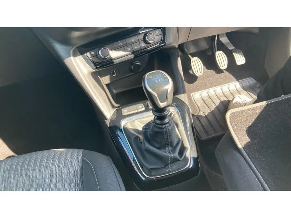 2021-vauxhall-corsa-12-turbo-griffin-edition-big-12