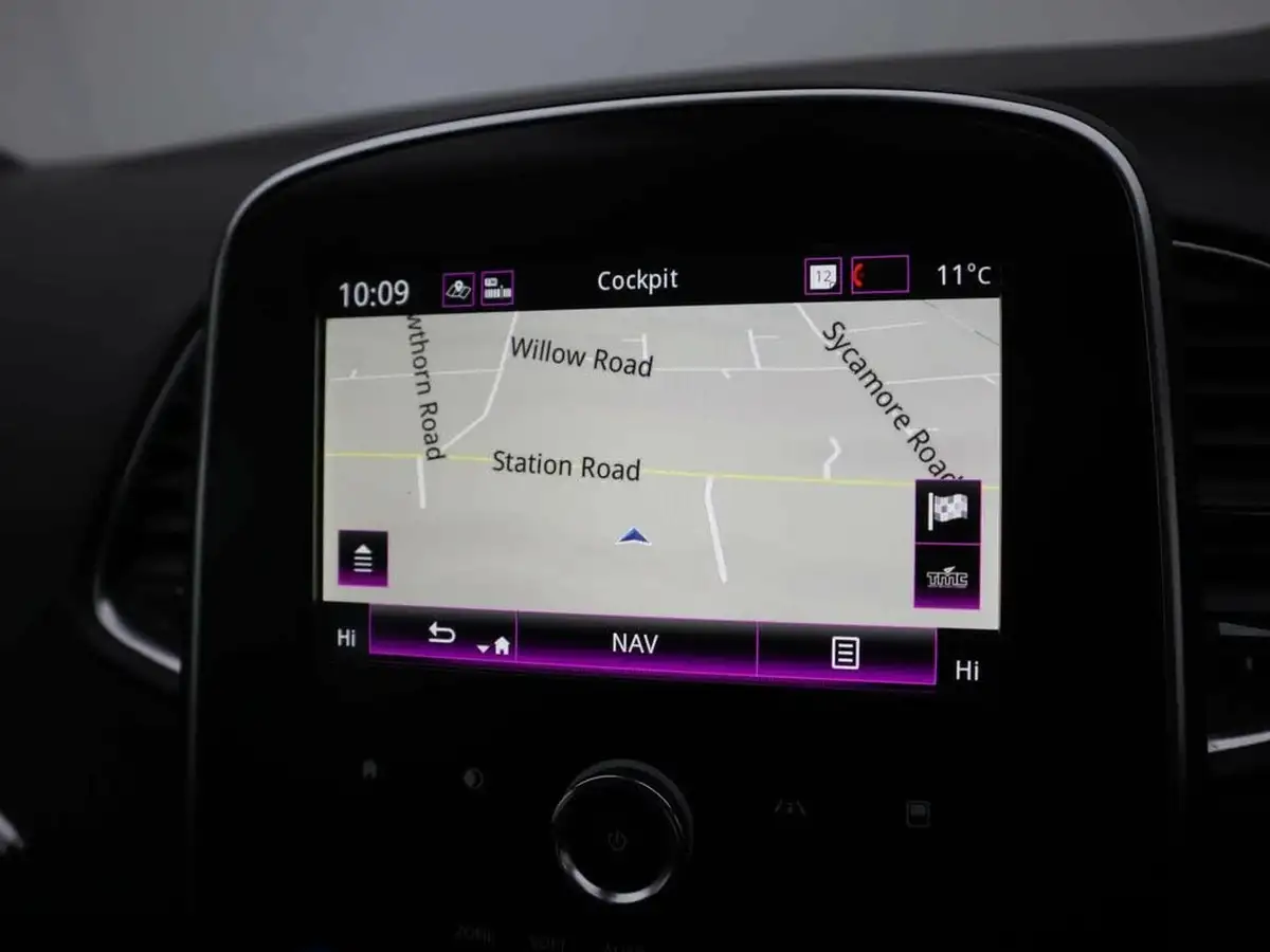 2020-renault-grand-scenic-13-tce-iconic-big-11