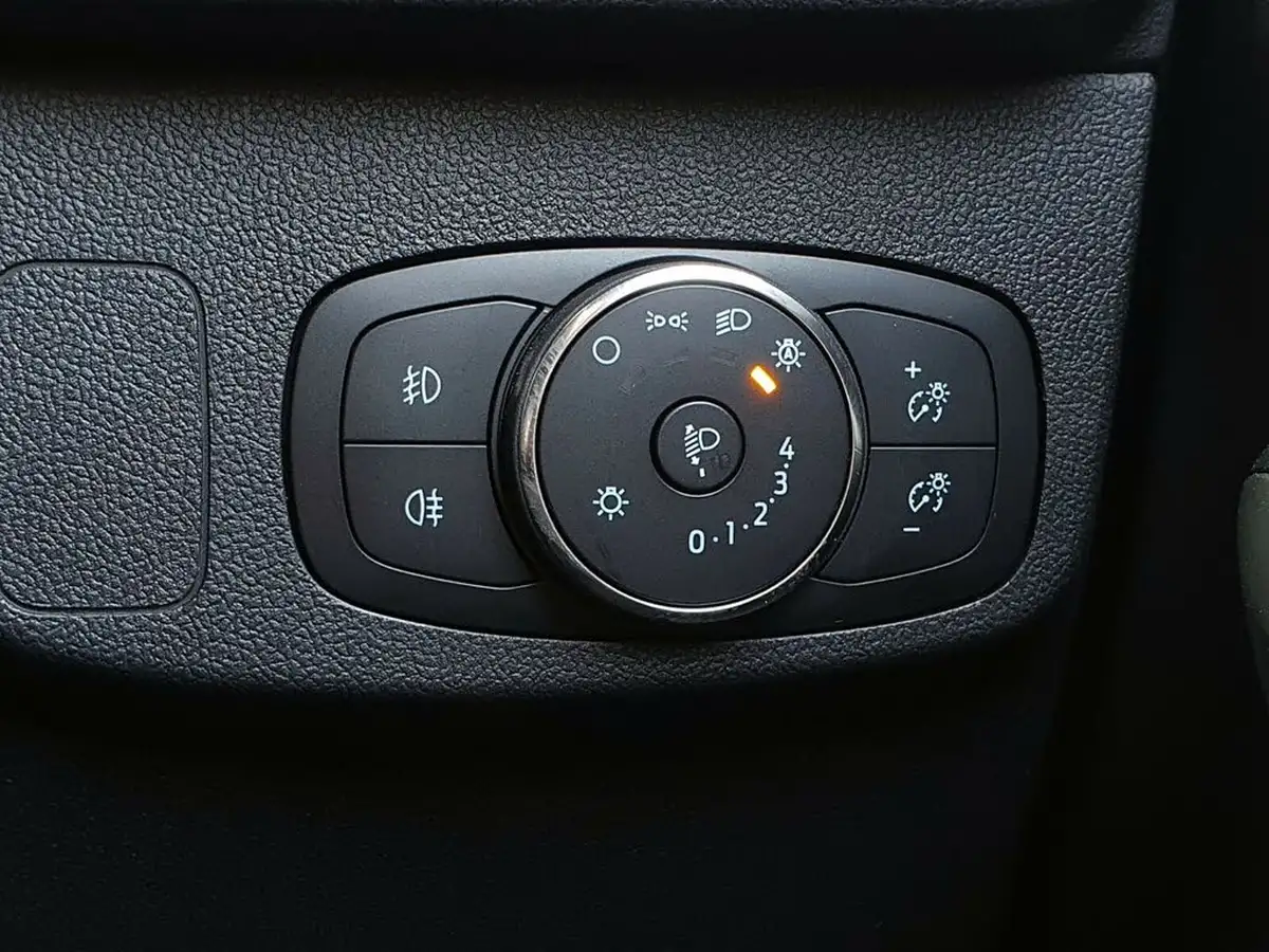 2020-ford-focus-15-st-line-x-estate-auto-big-26