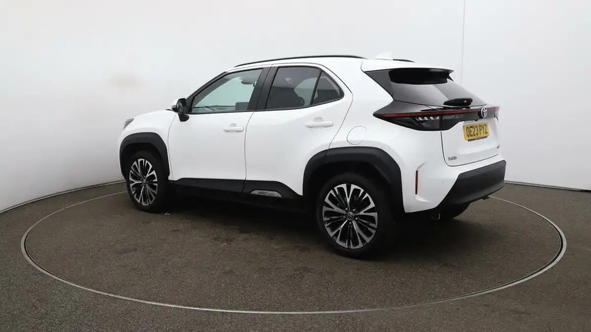 2023-toyota-yaris-cross-15-vvt-i-excel-awd-i-big-30