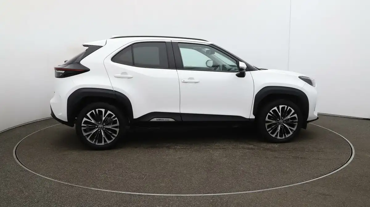 2023-toyota-yaris-cross-15-vvt-i-excel-awd-i-big-8