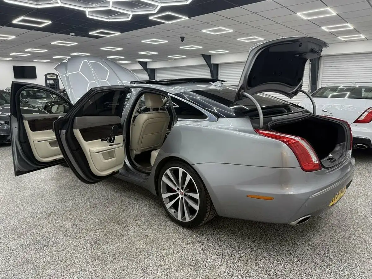 2014-jaguar-xj-series-30td-xj-portfolio-swb-auto-big-12