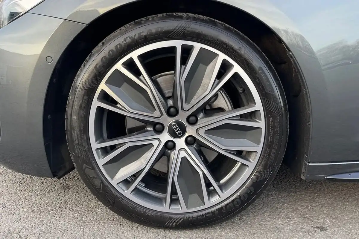 2024-audi-a5-20-tdi-edition-1-avant-big-11