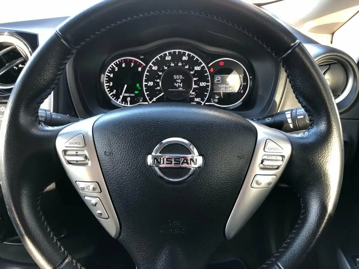 2014-nissan-note-12-tekna-cvt-big-22