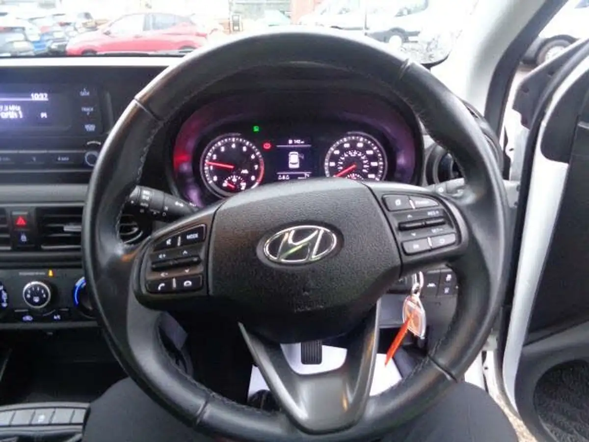 2023-hyundai-i10-10-se-big-20