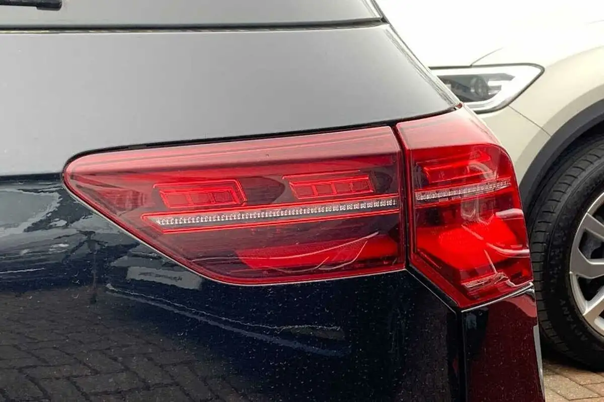 2021-volkswagen-golf-14-tsi-gte-big-18