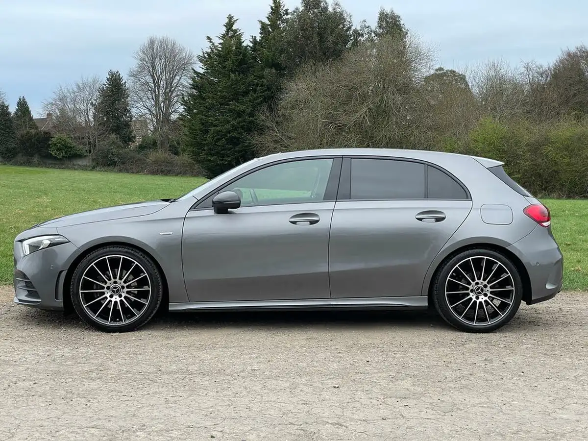 2021-mercedes-benz-a-class-20d-a200d-exclusive-edition-big-52