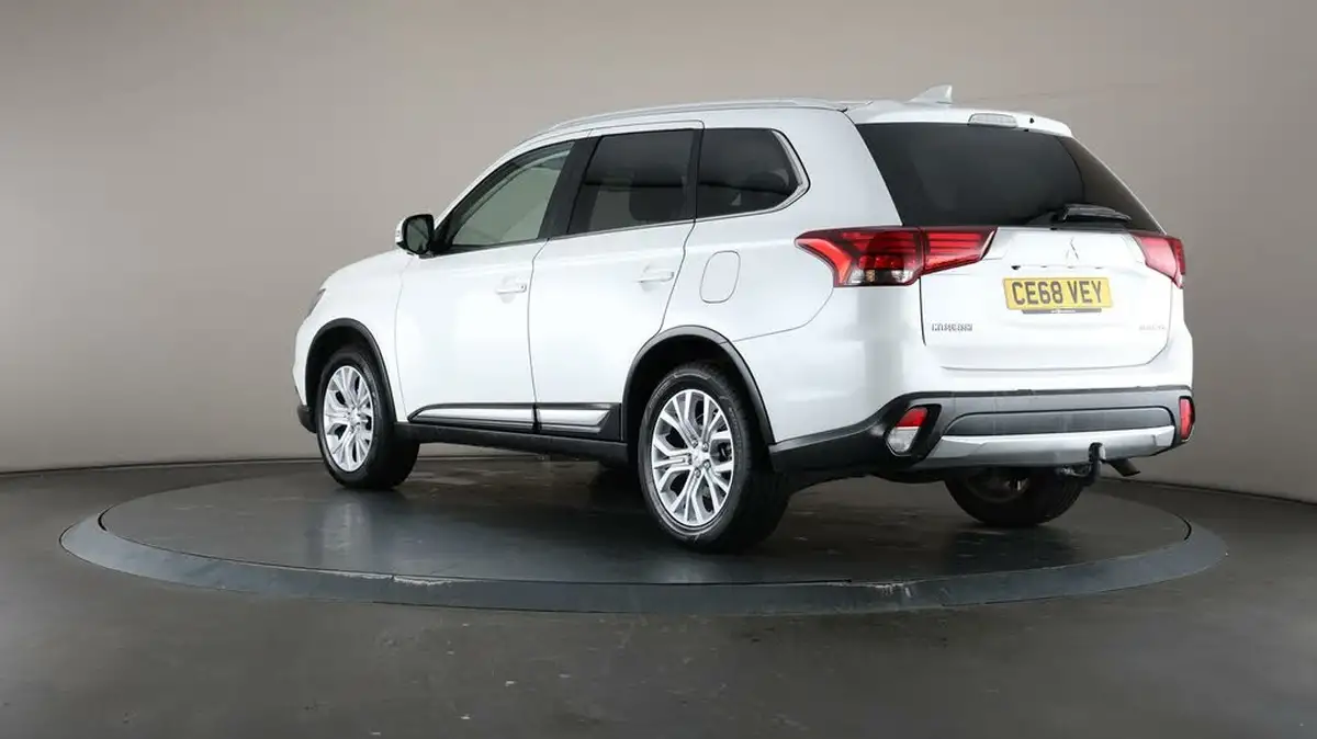 2018-mitsubishi-outlander-22di-d-4-leather-big-63