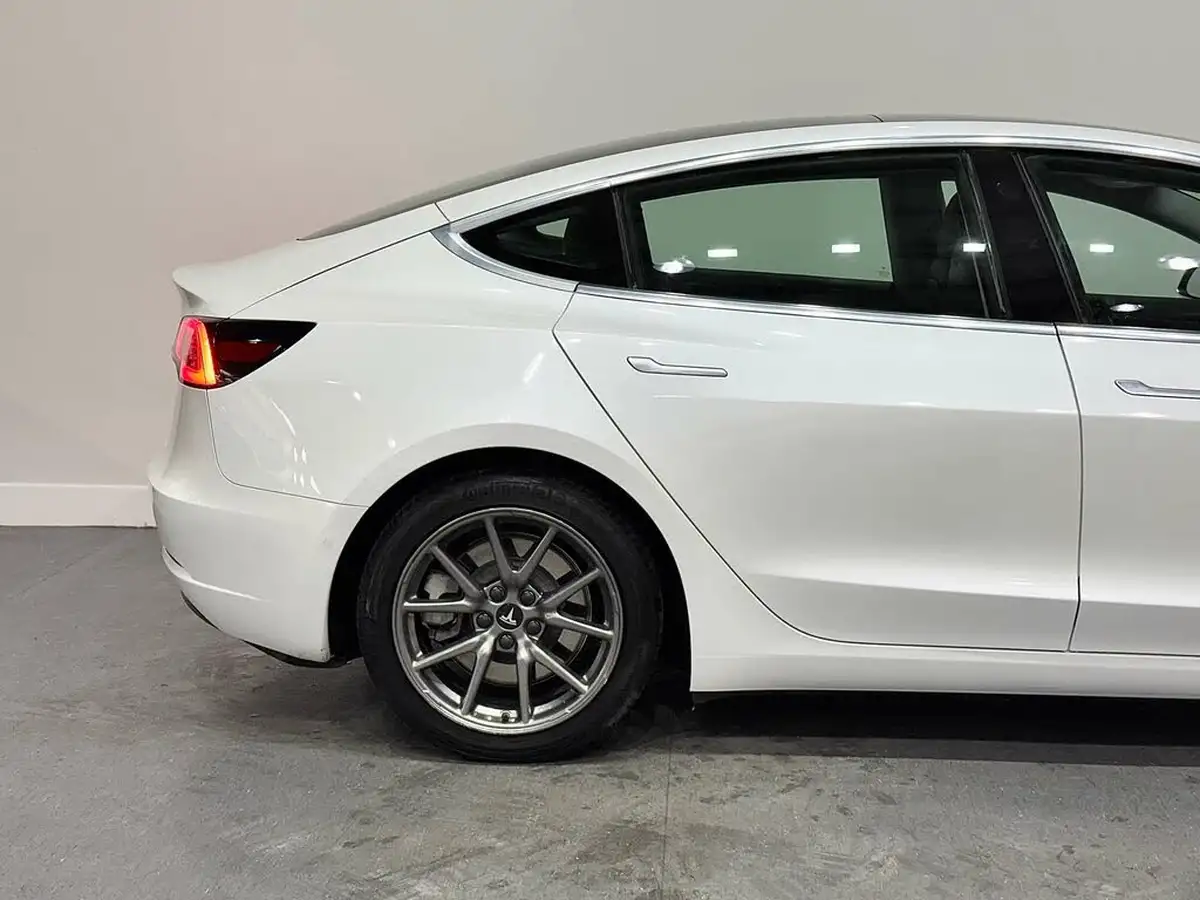 2020-tesla-model-3-e-standard-plus-big-17