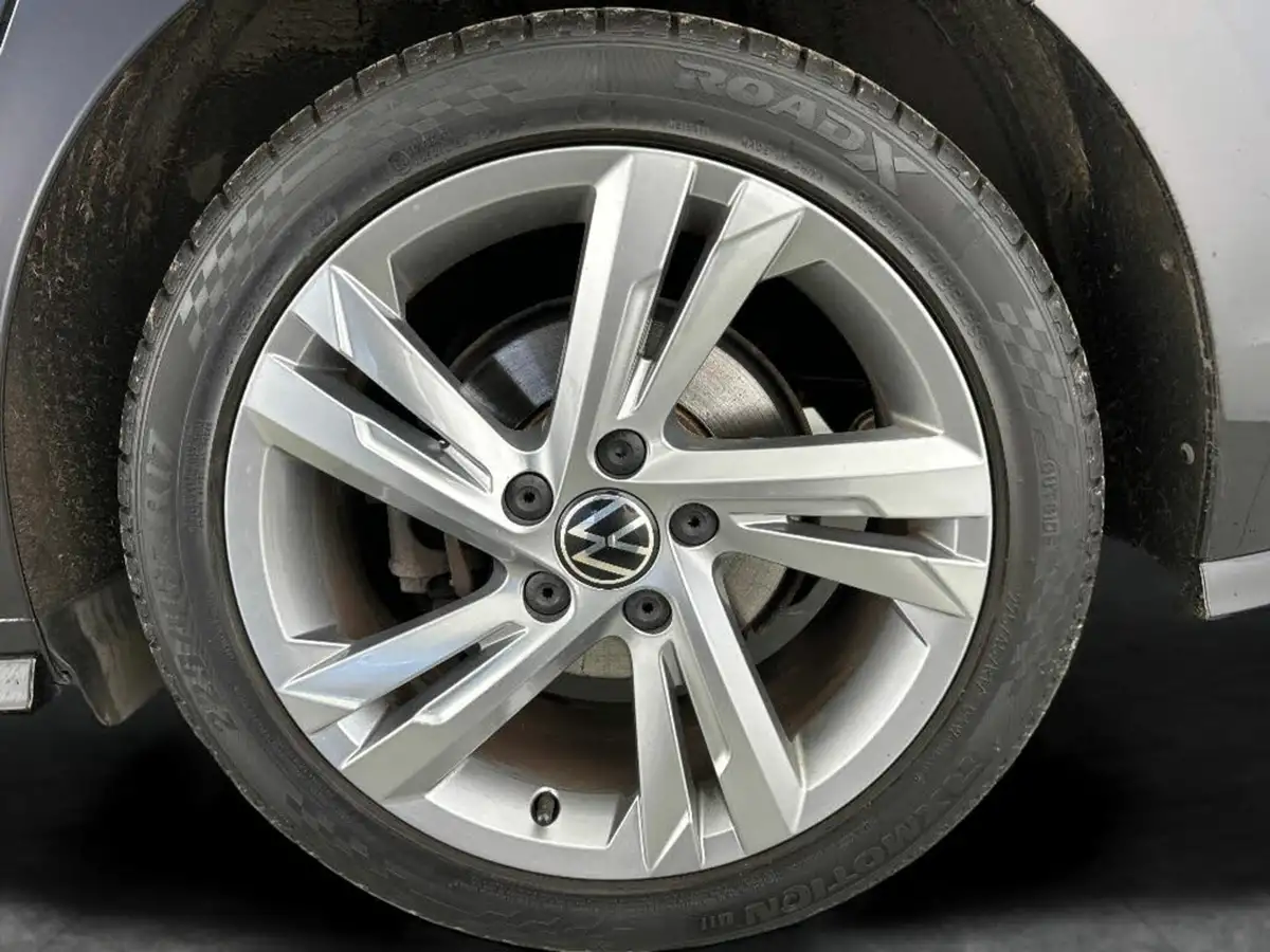 2022-volkswagen-golf-15-etsi-r-line-150ps-hatchback-big-10