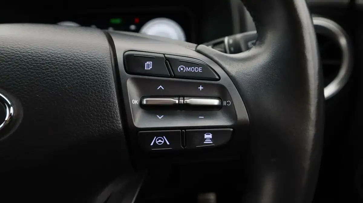 2021-hyundai-kona-e-premium-204ps-64kwh-7kw-obc-big-25