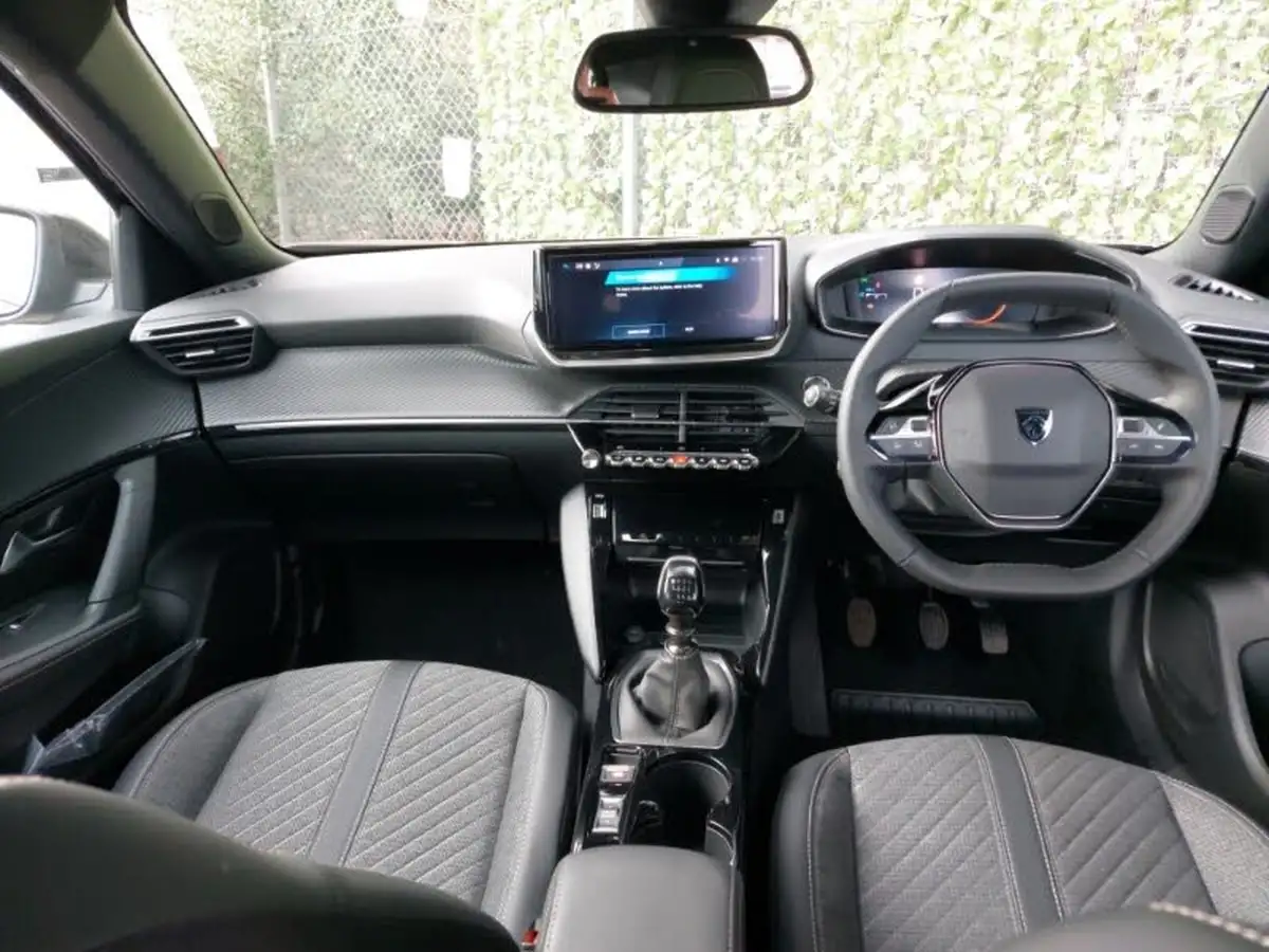 2024-peugeot-2008-suv-12-puretech-allure-130ps-big-2