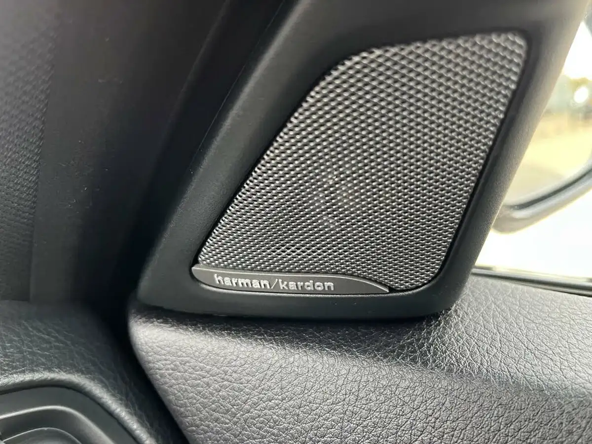 2016-bmw-5-series-44-m5-big-30