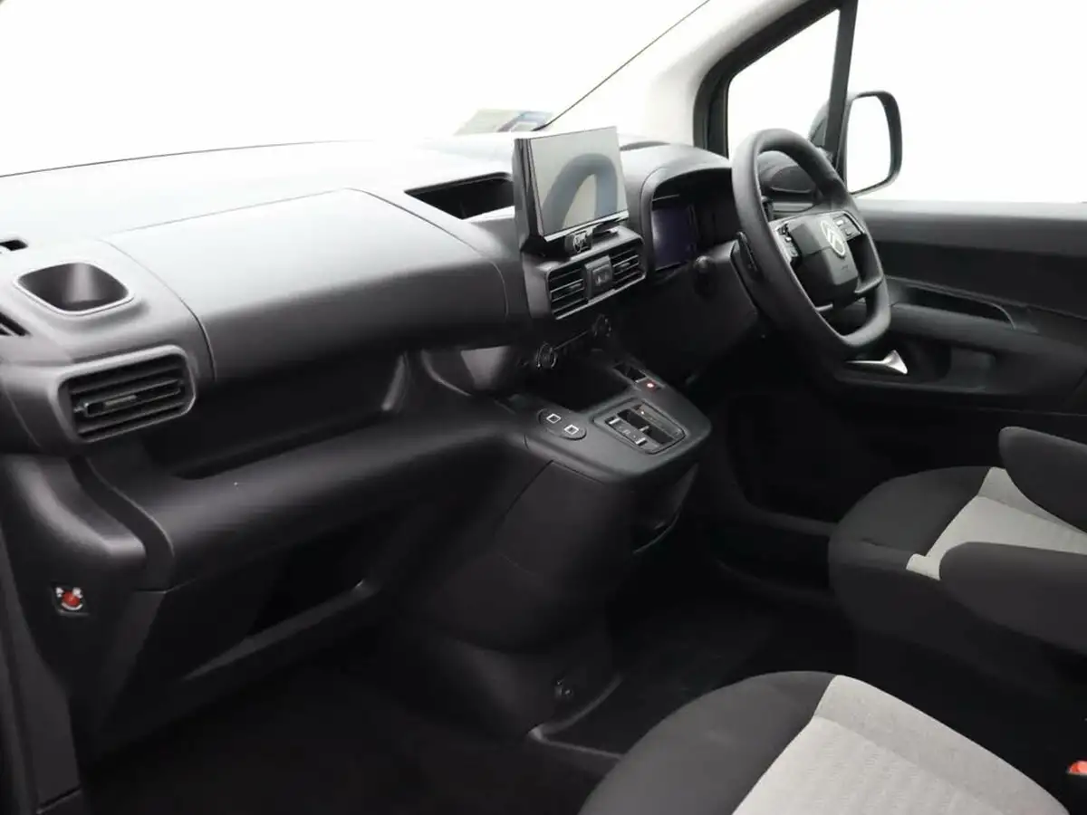 2024-citroen-berlingo-e-plus-m-size-big-11