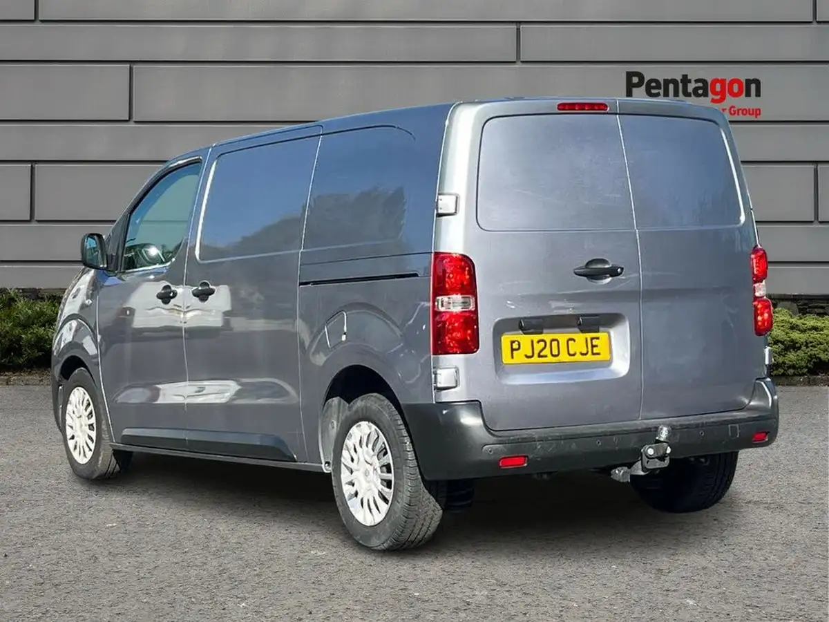 2020-toyota-proace-20d-icon-medium-120hpeu6dt-e-panel-big-1