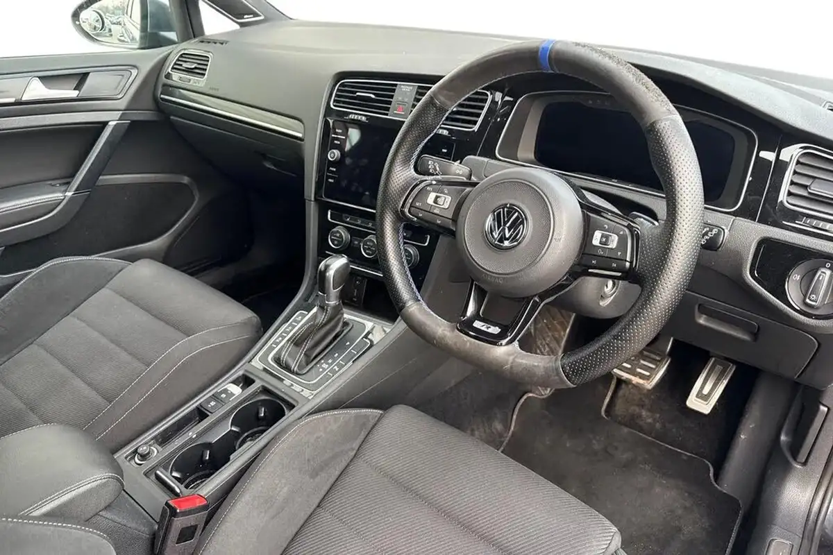 2018-volkswagen-golf-20-tsi-r-hatchback-3d-dsg-big-7