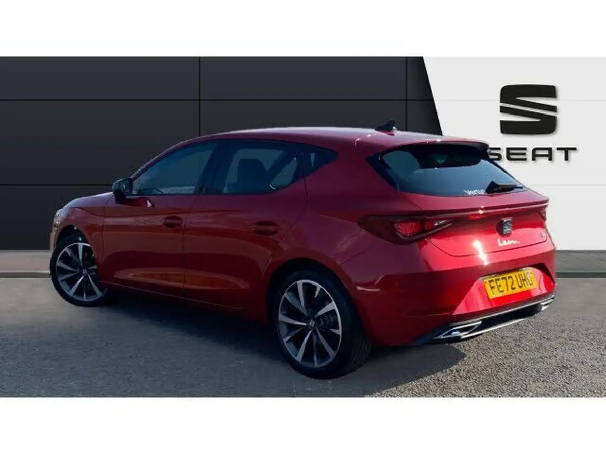 2022-seat-leon-big-2