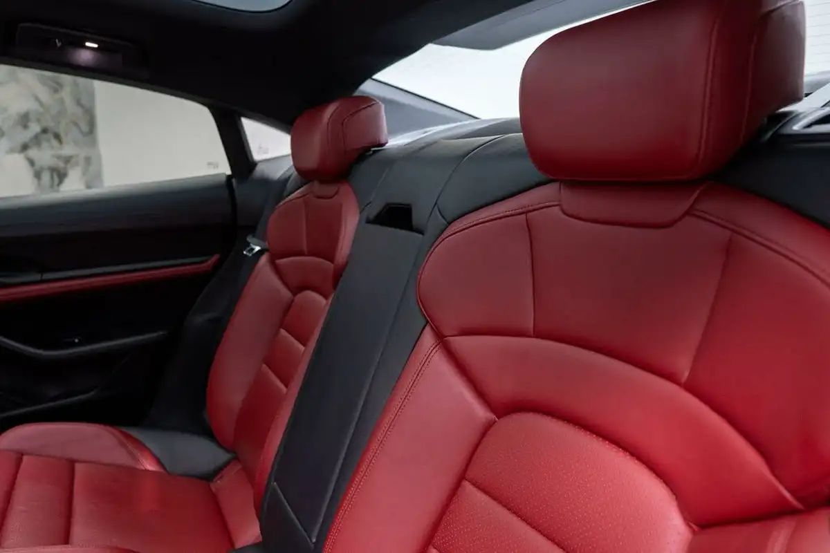 2021-porsche-taycan-e-4s-530ps-big-43
