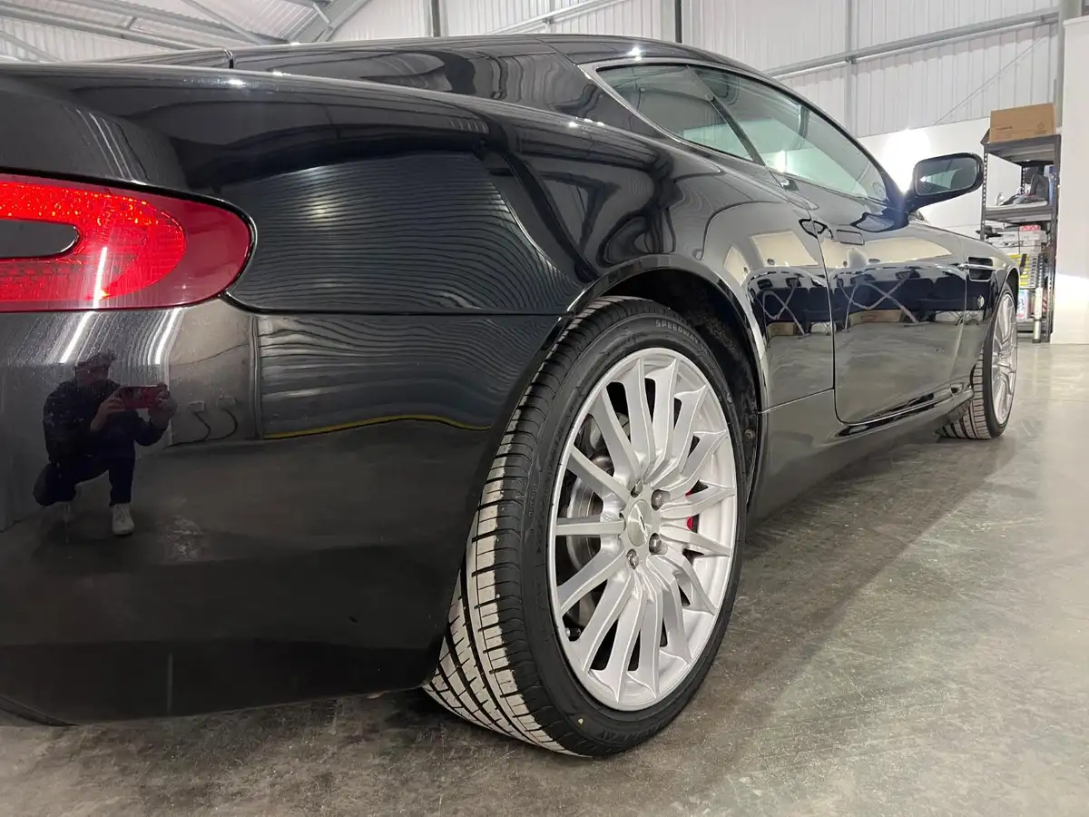 2007-aston-martin-db9-59-big-11