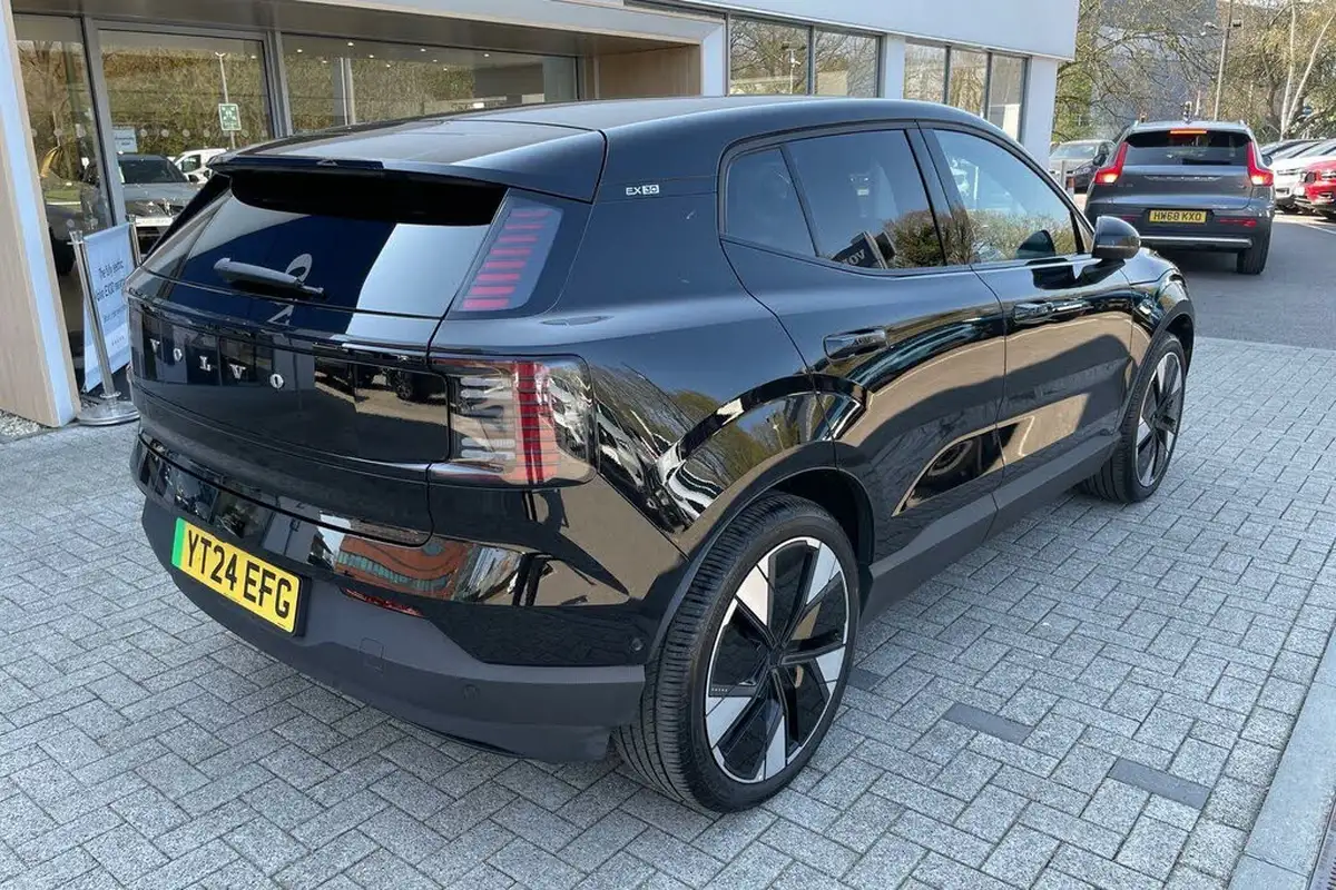 2024-volvo-ex30-e-single-motor-ultra-big-6