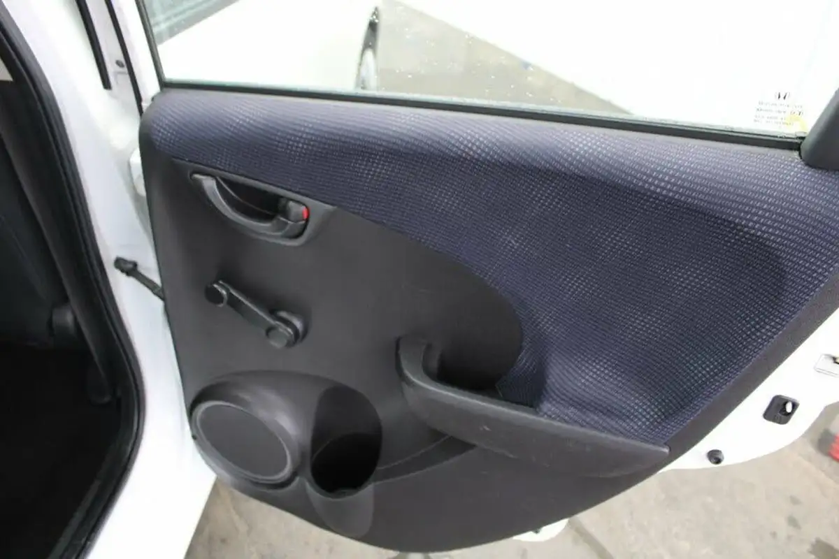 2013-honda-jazz-12-i-vtec-s-big-12