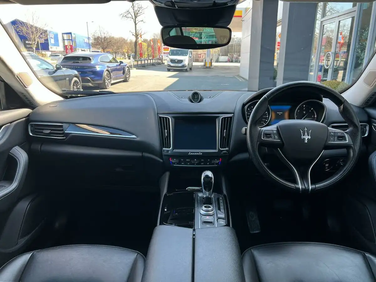 2017-maserati-levante-30td-awd-big-8