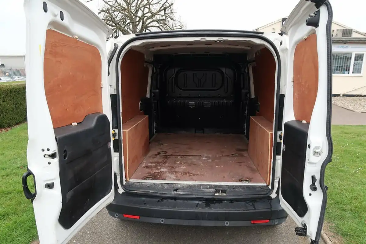 2021-fiat-doblo-cargo-16td-l2h1-maxi-tecnico-120bhpeu6dt-panel-van-big-28