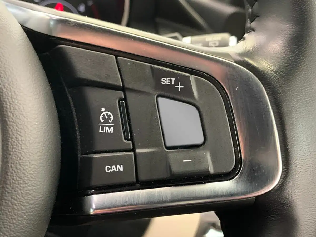 2019-jaguar-e-pace-20-i4d-r-dynamic-s-150ps-big-19