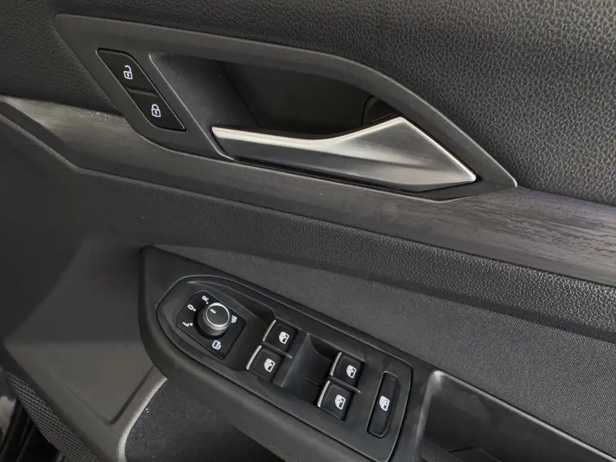 2021-volkswagen-golf-20tdi-style-150ps-hatchback-dsg-big-22