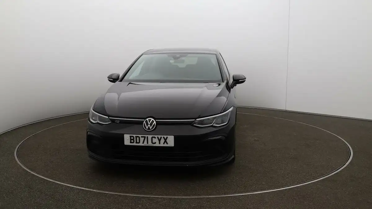 2021-volkswagen-golf-big-33