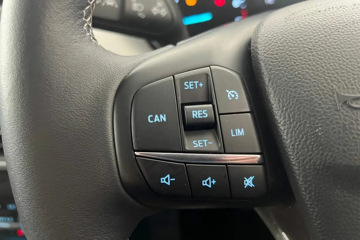 2019-ford-focus-10t-titanium-x-hatchback-big-10