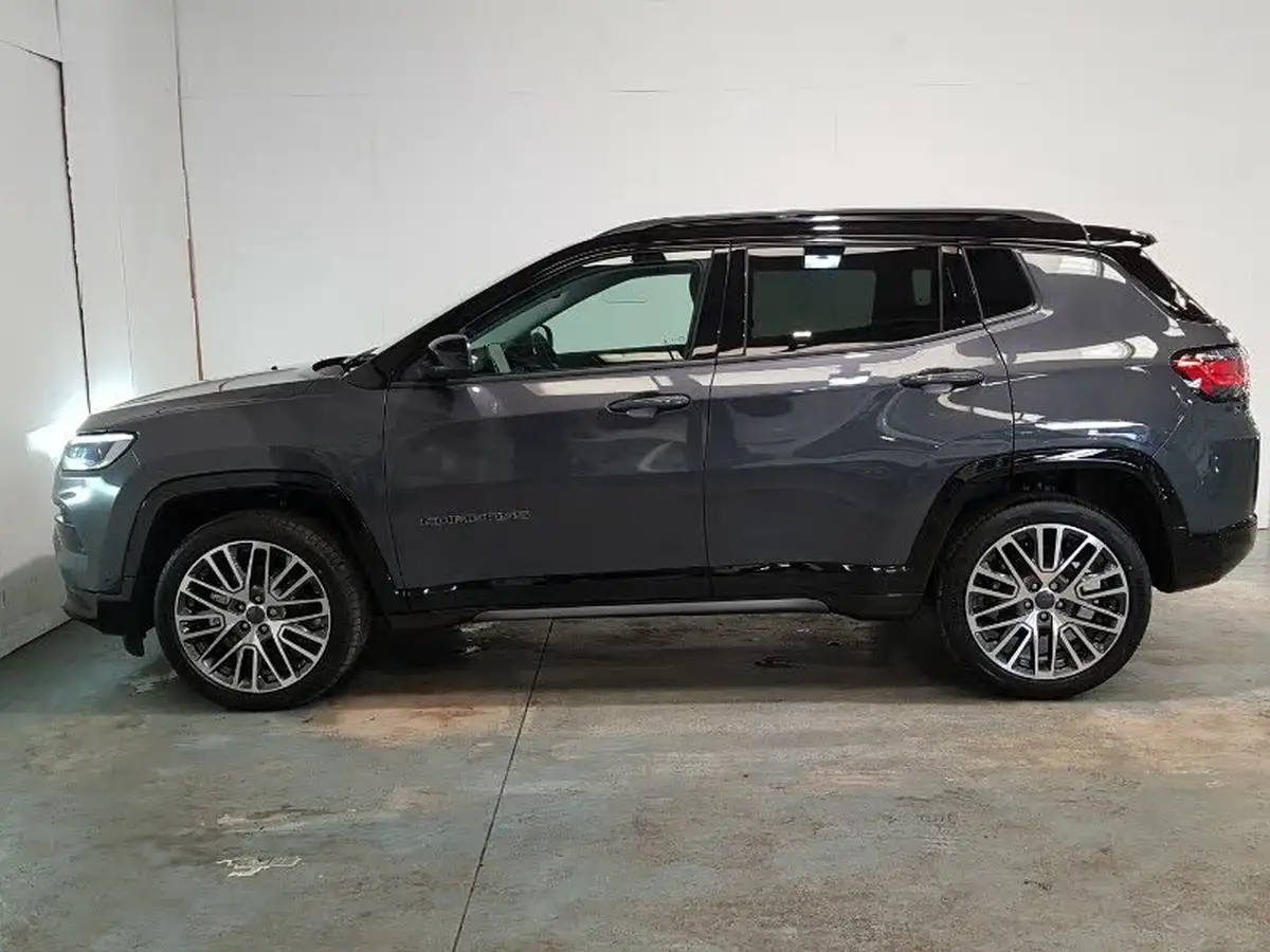 2025-jeep-compass-15-altitude-big-3