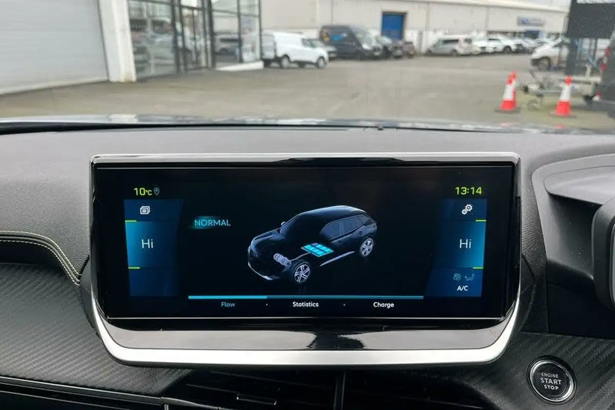 2021-peugeot-2008-suv-e-gt-big-30