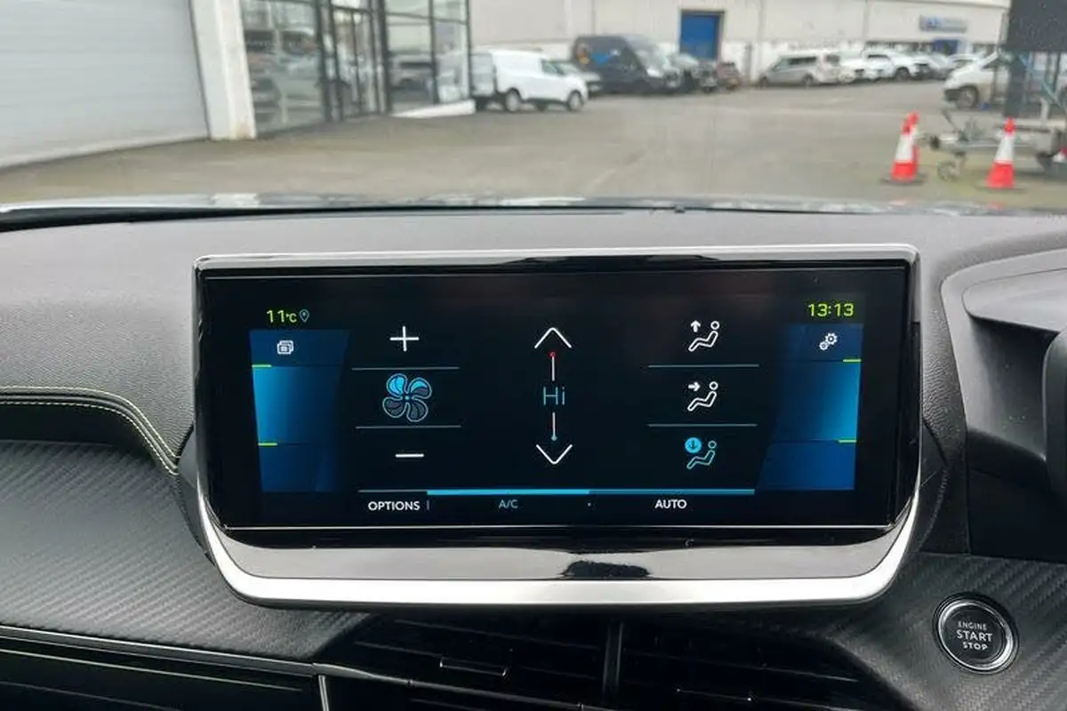 2021-peugeot-2008-suv-e-gt-big-26