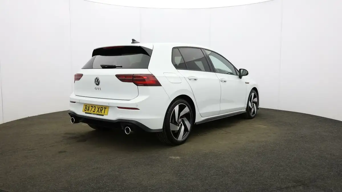 2023-volkswagen-golf-20-tsi-gti-dsg-big-6