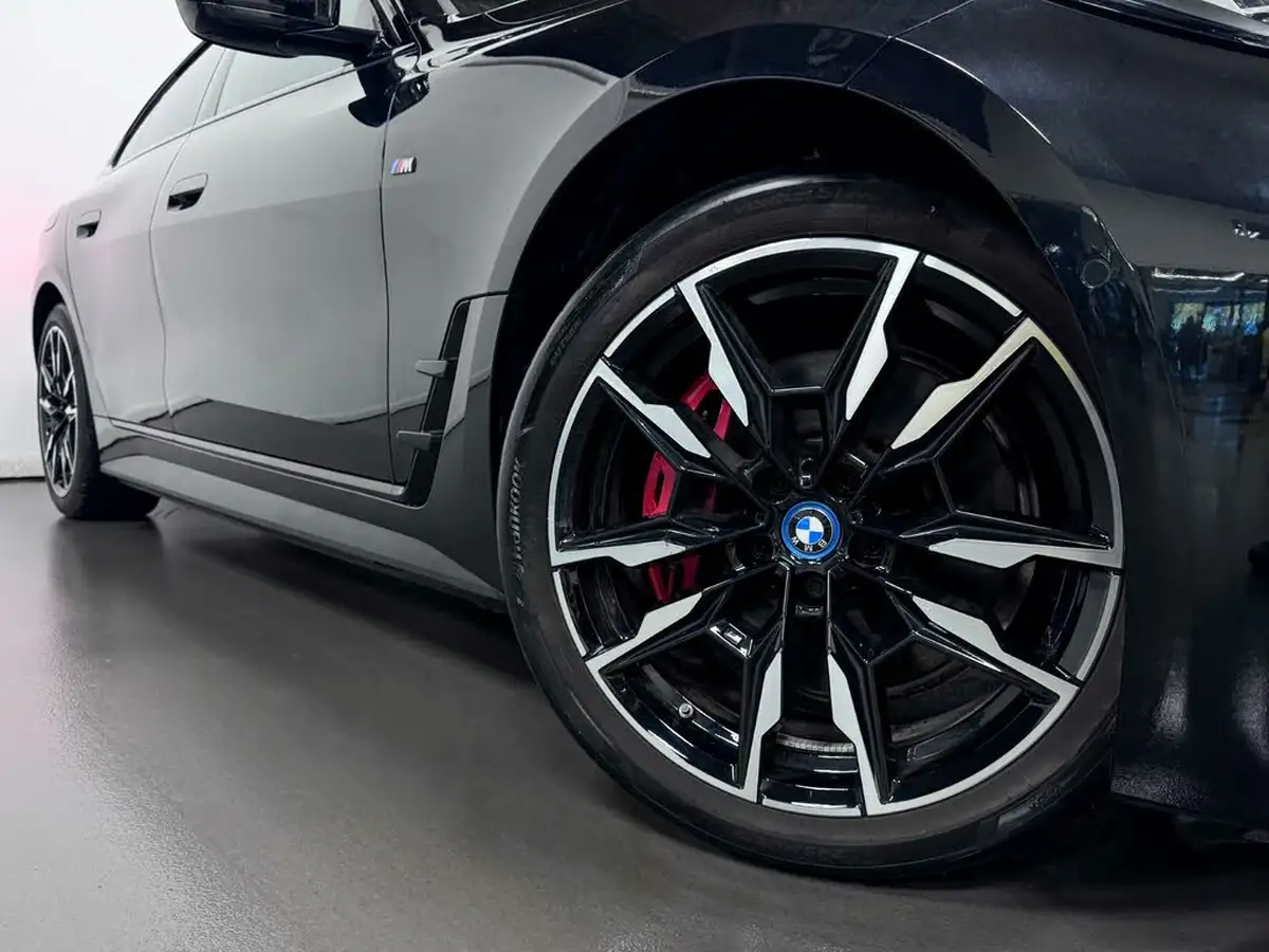 2022-bmw-i4-e-m50-big-15