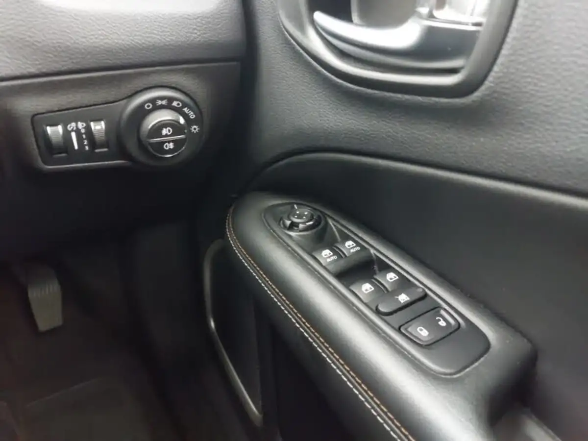 2019-jeep-compass-14-multiair-ii-longitude-big-11