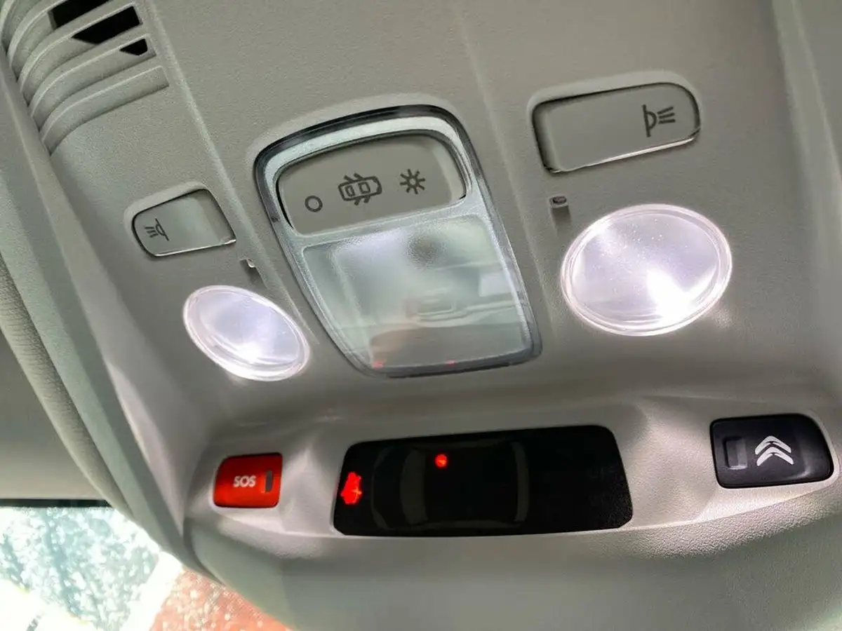 2020-citroen-c5-aircross-12-puretech-flair-plus-eat8-big-17