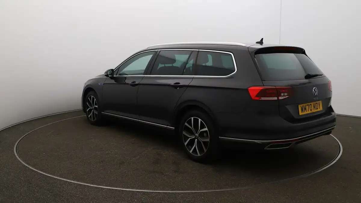 2021-volkswagen-passat-14-tsi-gte-estate-5d-big-54